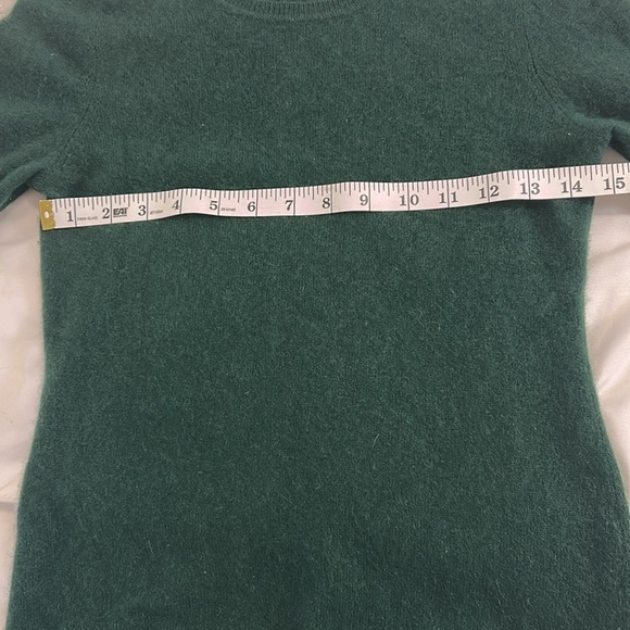 Lord & Taylor Cashmere Crew Neck Sweater Size Medium Green - Picture 5 of 5